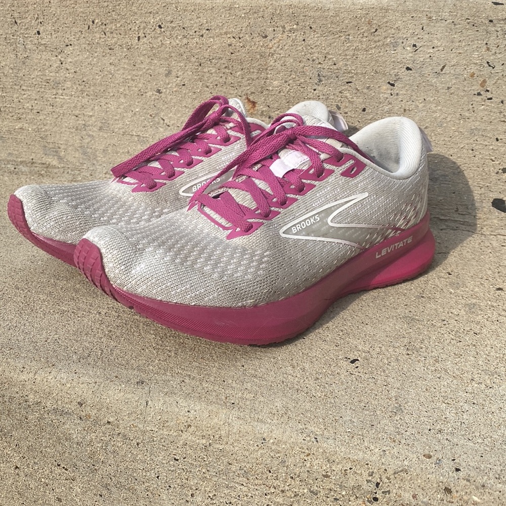 Women’s Brooks Levitate Sz 7.5